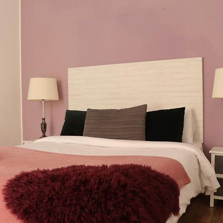 Alani Montjuic Hostel บาร์เซโลนา ภายนอก รูปภาพ