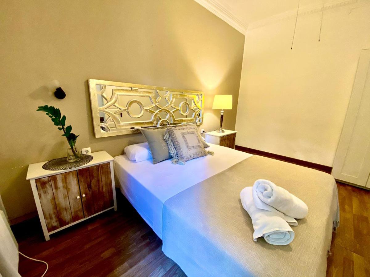 Alani Montjuic Hostel บาร์เซโลนา ภายนอก รูปภาพ