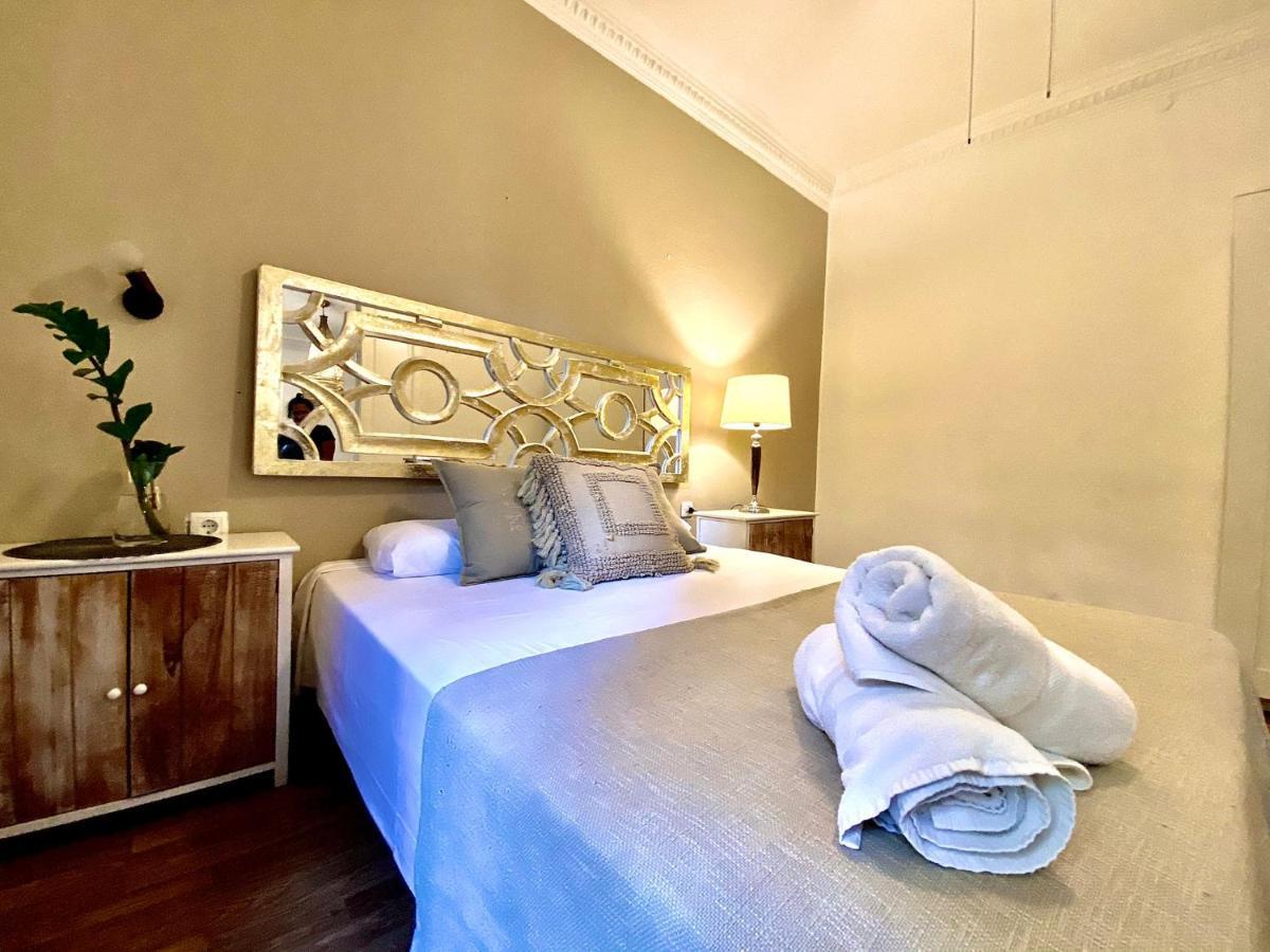 Alani Montjuic Hostel บาร์เซโลนา ภายนอก รูปภาพ
