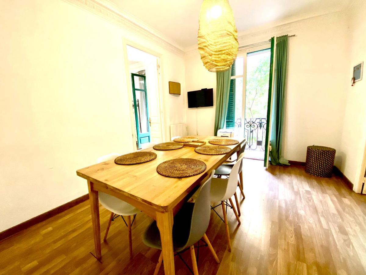 Alani Montjuic Hostel บาร์เซโลนา ภายนอก รูปภาพ
