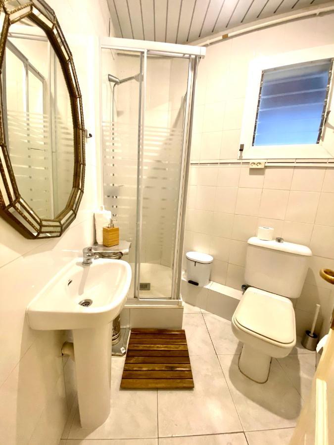 Alani Montjuic Hostel บาร์เซโลนา ภายนอก รูปภาพ