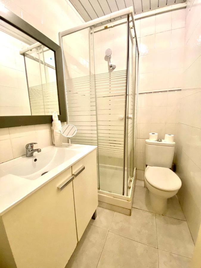 Alani Montjuic Hostel บาร์เซโลนา ภายนอก รูปภาพ