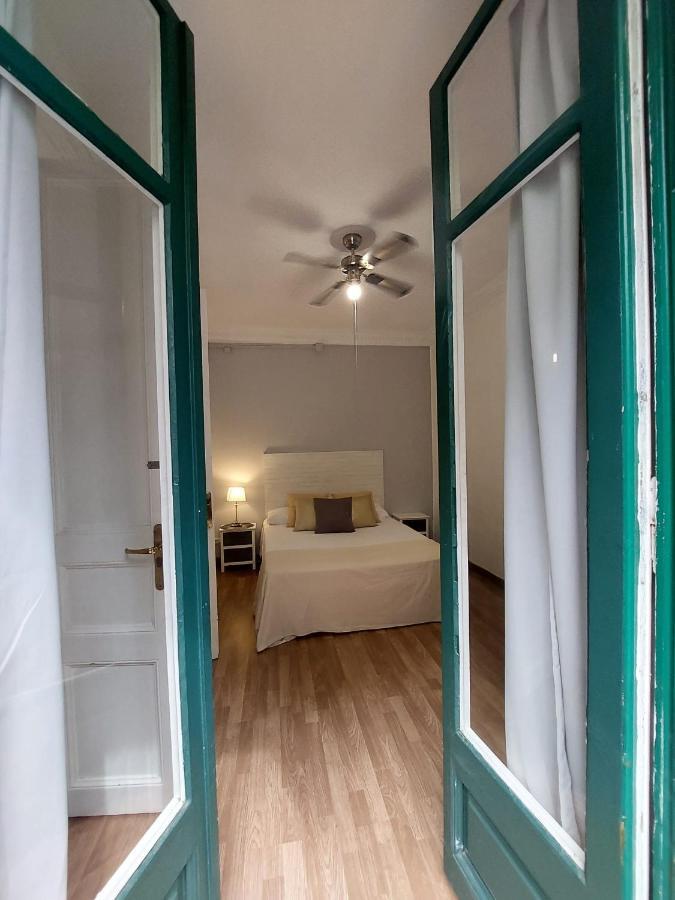 Alani Montjuic Hostel บาร์เซโลนา ภายนอก รูปภาพ