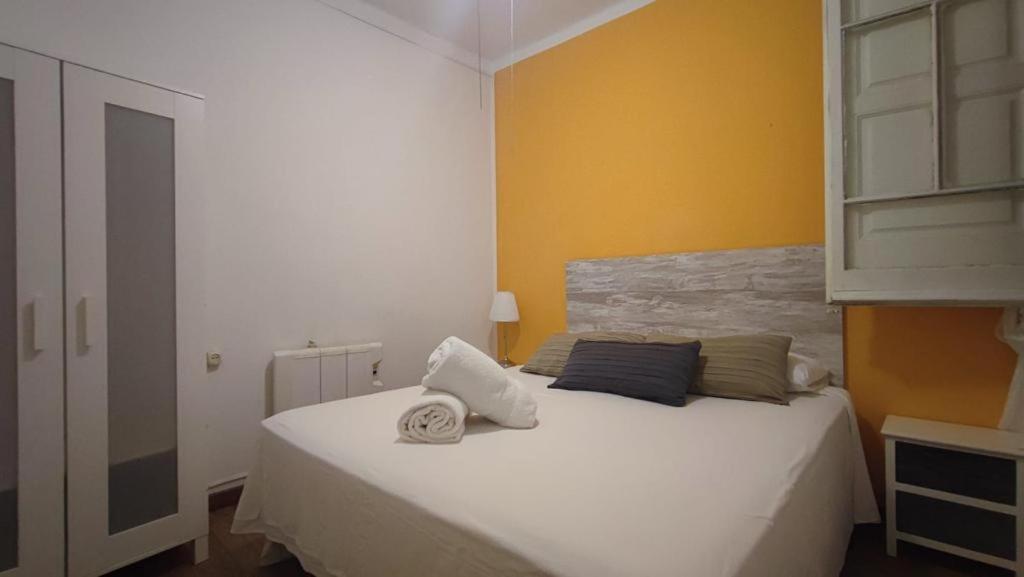 Alani Montjuic Hostel บาร์เซโลนา ภายนอก รูปภาพ
